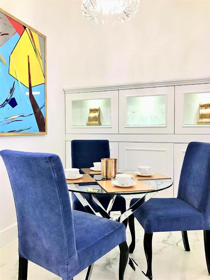 Aparthotel Mondrian Luxury Unesco Old Town *