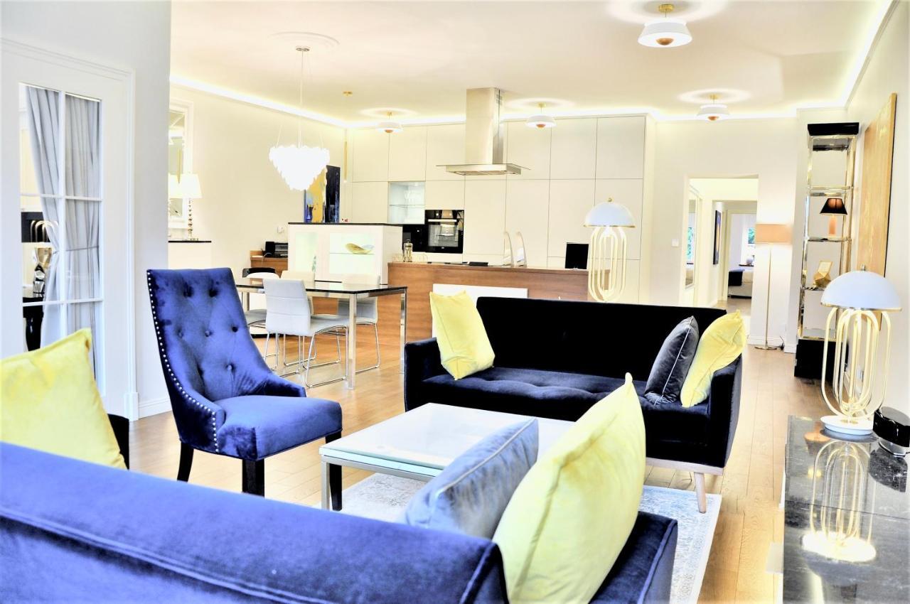 Aparthotel Mondrian Luxury Unesco Old Town *